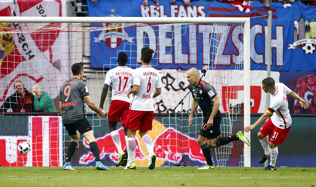  莱比锡红牛客场绝杀，欧冠资格争夺白热化  